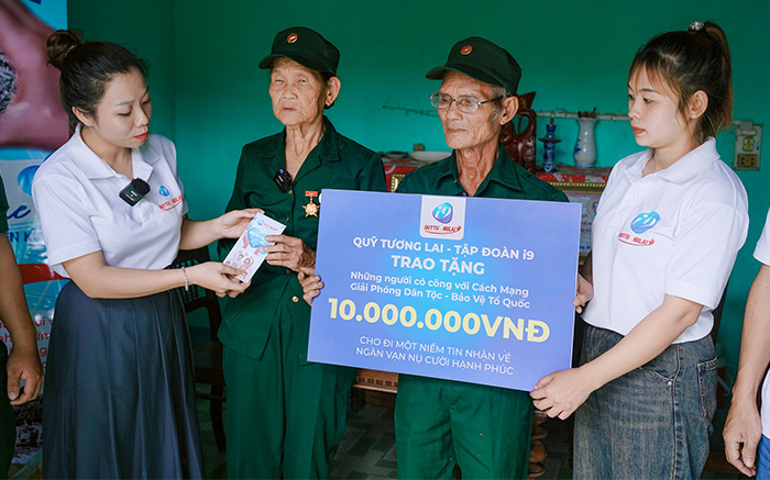 Hình ảnh đội ngũ hỗ trợ chuyên nghiệp Khin789